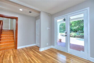 2067 Brockett Rd in Tucker, GA - Building Photo - Building Photo