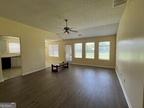 1229 Clearwater Dr in Winder, GA - Foto de edificio - Building Photo