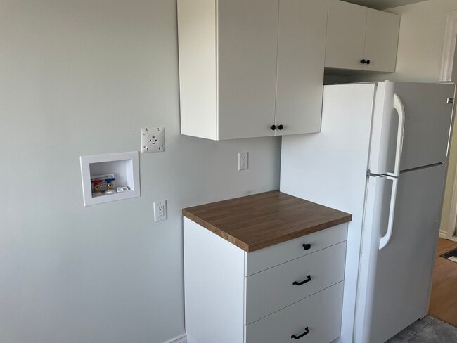 9 W St in Belleville, ON - Building Photo - Building Photo