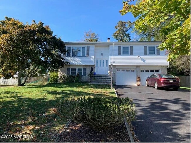 property at 2421 Homestead Ave