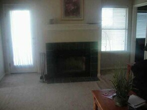 112 Harvest Ln in Hutto, TX - Building Photo - Building Photo