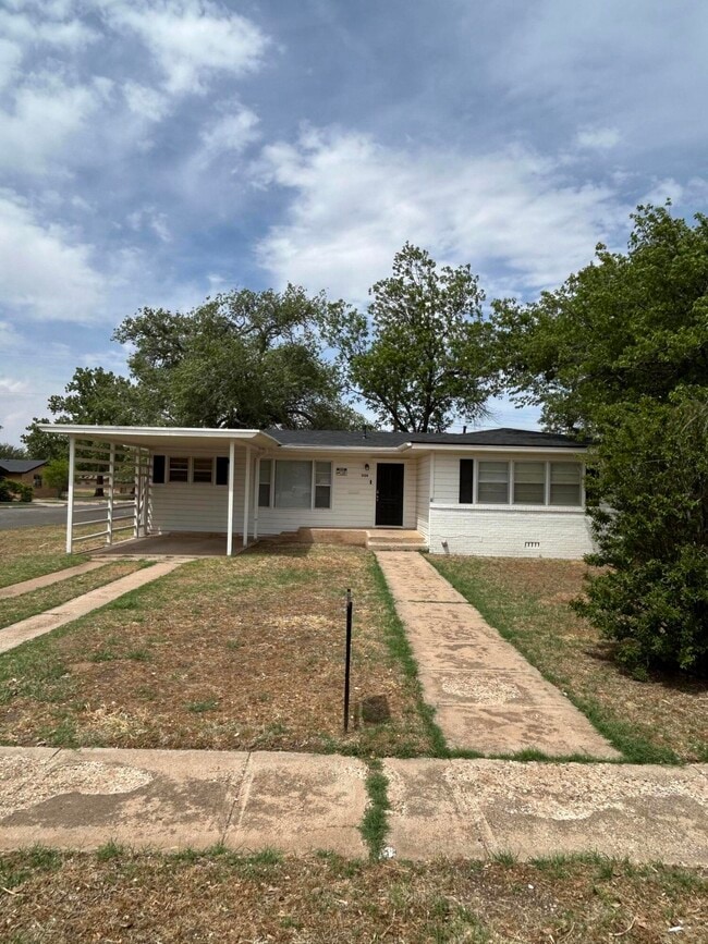 3128 38th St in Lubbock, TX - Building Photo - Building Photo
