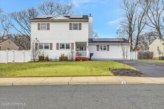 4 Knoll Terrace in Hazlet, NJ - Building Photo - Building Photo
