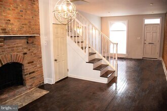 8 W Henrietta St in Baltimore, MD - Building Photo - Building Photo