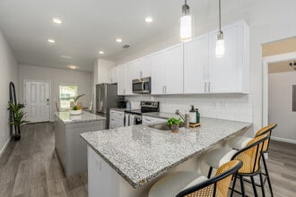 Keys at Wildwood in Oxford, FL - Building Photo - Interior Photo