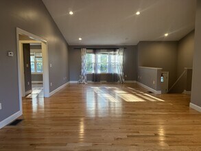37 J Davis Rd in Charlton, MA - Building Photo - Building Photo