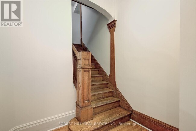 19 Beaty Ave in Toronto, ON - Building Photo - Building Photo