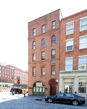 251 Water St in New York, NY - Building Photo - Building Photo