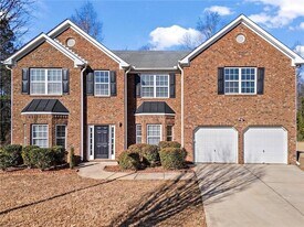 221 Cutbank Ct SW in Atlanta, GA - Building Photo