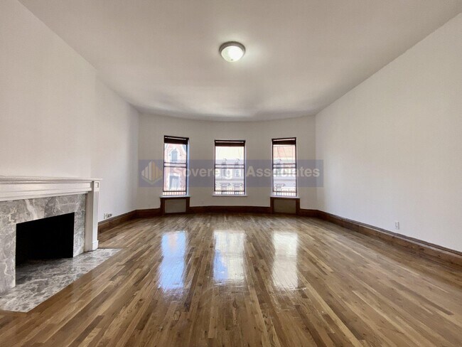 302 W 107th St in New York, NY - Building Photo - Building Photo
