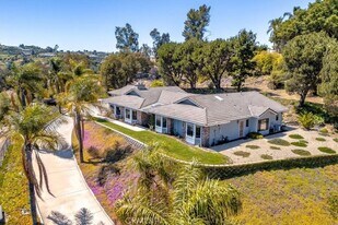 3456 Los Sicomoros Ln in Fallbrook, CA - Building Photo