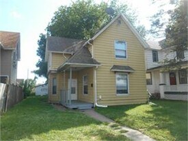 537 W 16th St in Davenport, IA - Building Photo