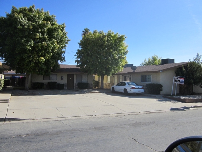 1100 California St in Bakersfield, CA - Building Photo