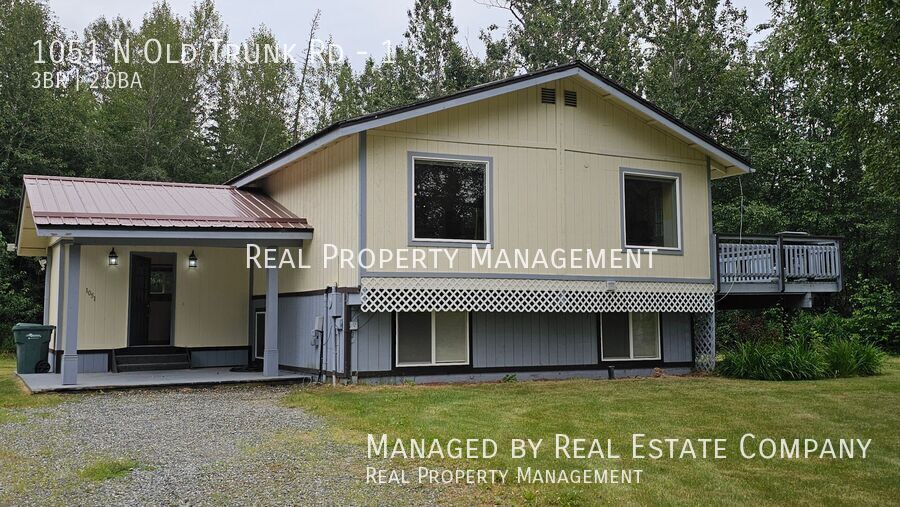 1051 N Old Trunk Rd in Palmer, AK - Building Photo