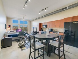 2124 E 6th St in Austin, TX - Building Photo