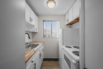 Ashby Terrace in Cleveland, OH - Building Photo - Building Photo