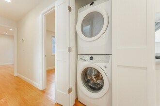 375 Dorchester St, Unit 1 in Boston, MA - Building Photo - Building Photo