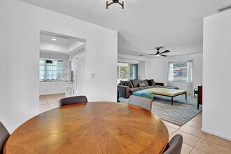 313 NW 42nd St in Boca Raton, FL - Building Photo - Building Photo