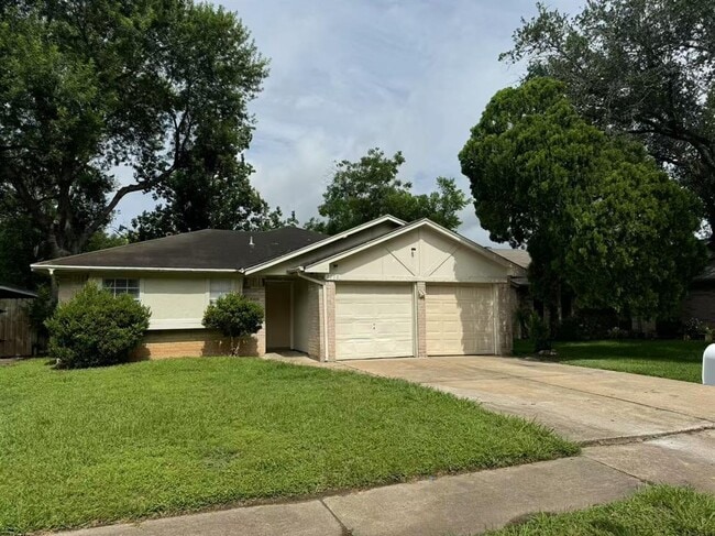 property at 7510 Londres Dr