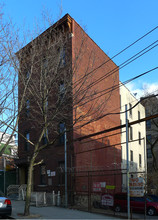 383 E 198th St in Bronx, NY - Foto de edificio - Building Photo