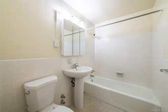 15 Lake St in White Plains, NY - Building Photo - Building Photo