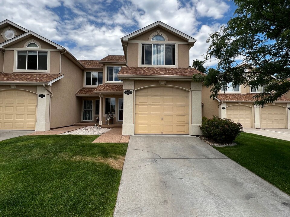 2150 Water Blossom Ln in Fort Collins, CO - Foto de edificio