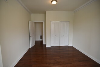 3802 N Pine Grove Ave in Chicago, IL - Building Photo - Building Photo