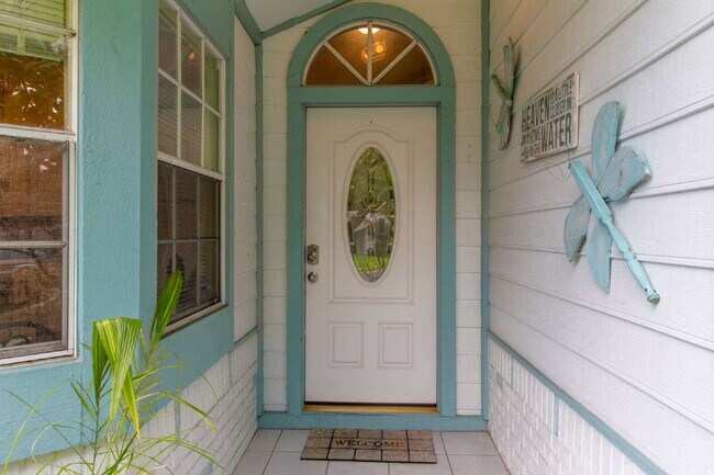 1465 Brier Ct in Palm Harbor, FL - Building Photo - Building Photo