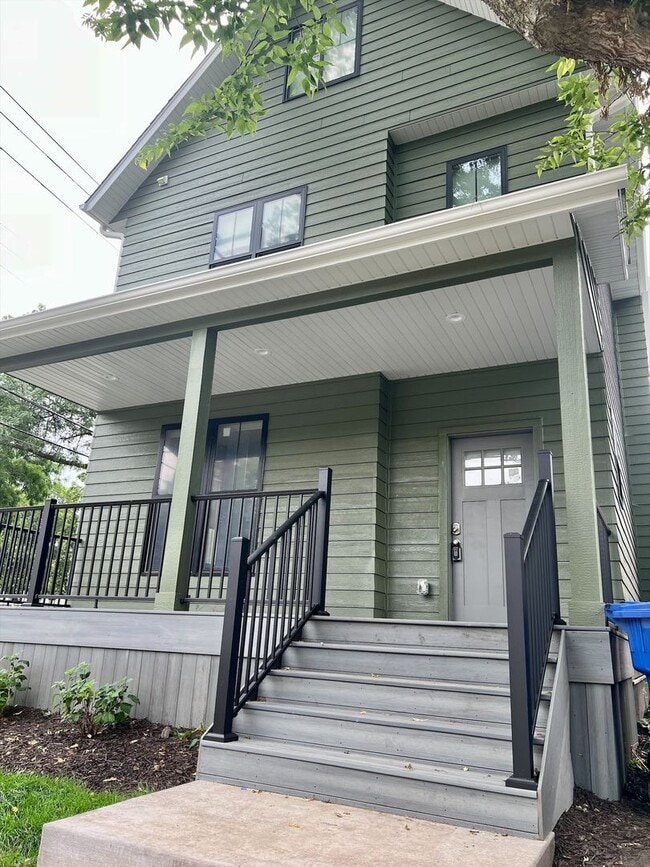 524 12th Ave SE in Minneapolis, MN - Foto de edificio - Building Photo