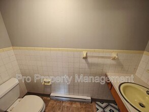 18 Broadview Hts in Thomaston, CT - Building Photo - Building Photo