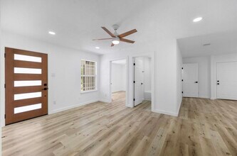 3906 Simsbrook Dr in Houston, TX - Building Photo - Building Photo