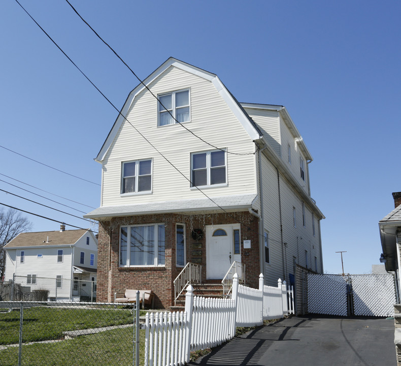 733 Grier Ave in Elizabeth, NJ - Building Photo