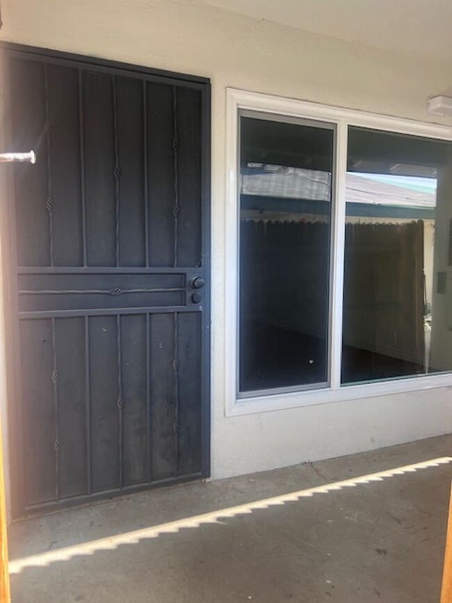 1327 N Pennsylvania Ave in Colton, CA - Building Photo - Building Photo