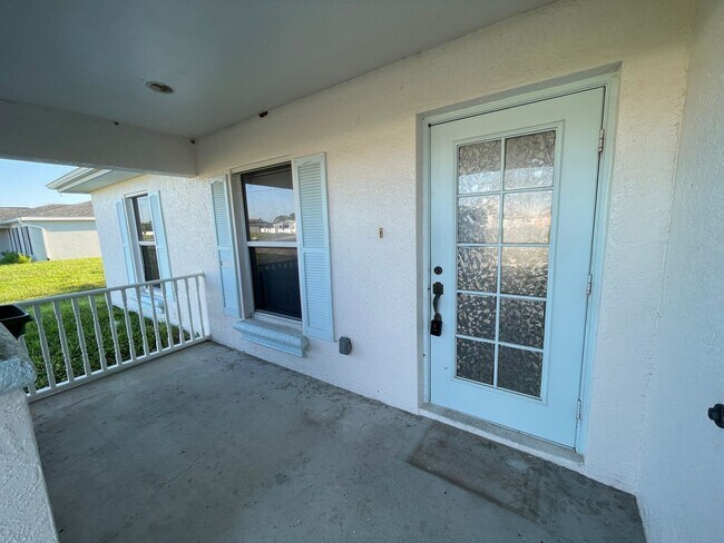 2817 NW 18th Pl in Cape Coral, FL - Building Photo - Building Photo