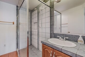 1321 Lobo Pl NE in Albuquerque, NM - Building Photo - Building Photo