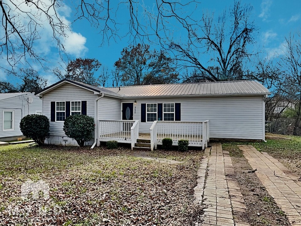 2620 21st St in Hueytown, AL - Building Photo