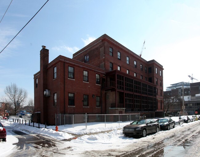 Westminster-Hoopes Family Residences in Philadelphia, PA - Foto de edificio - Building Photo
