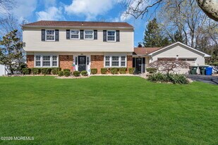 22 Collingwood Rd in Marlboro, NJ - Building Photo