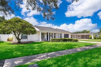2426 Whitehall Cir in Winter Park, FL - Building Photo - Building Photo