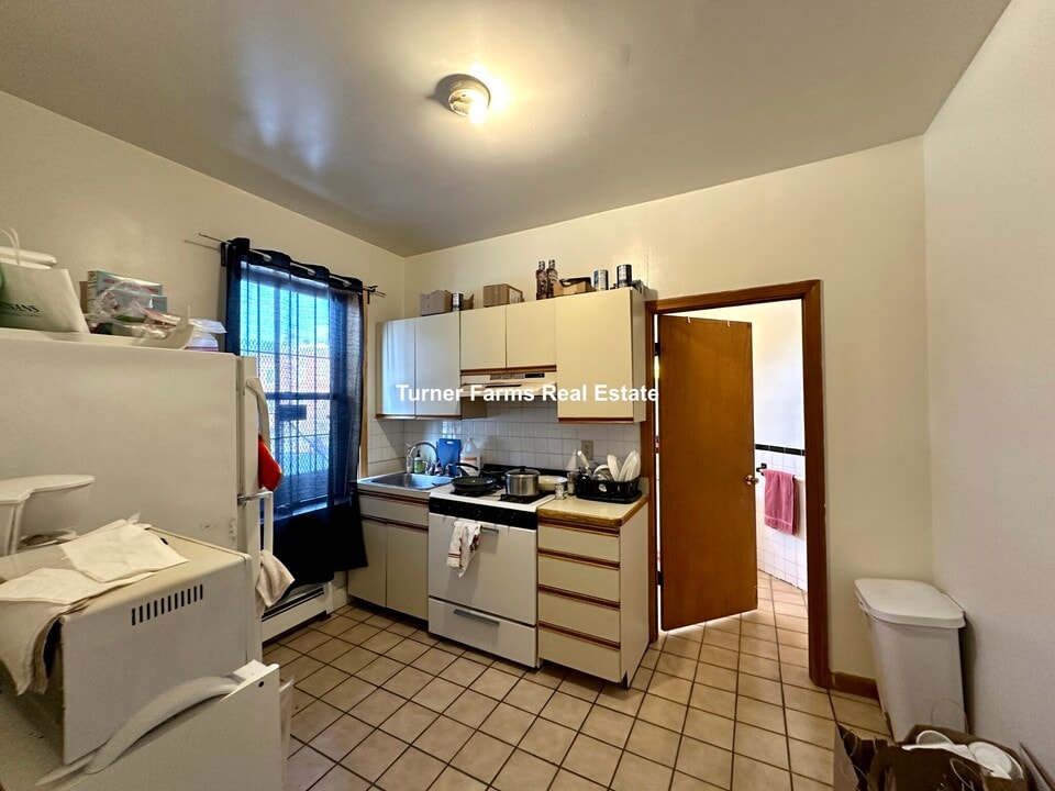 368 Centre St, Unit 1 in Boston, MA - Foto de edificio