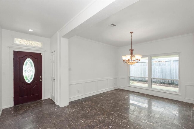 11866 Briar Forest Dr in Houston, TX - Building Photo - Building Photo