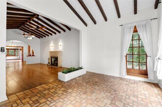 9212 NE 10th Ave in Miami Shores, FL - Building Photo - Building Photo