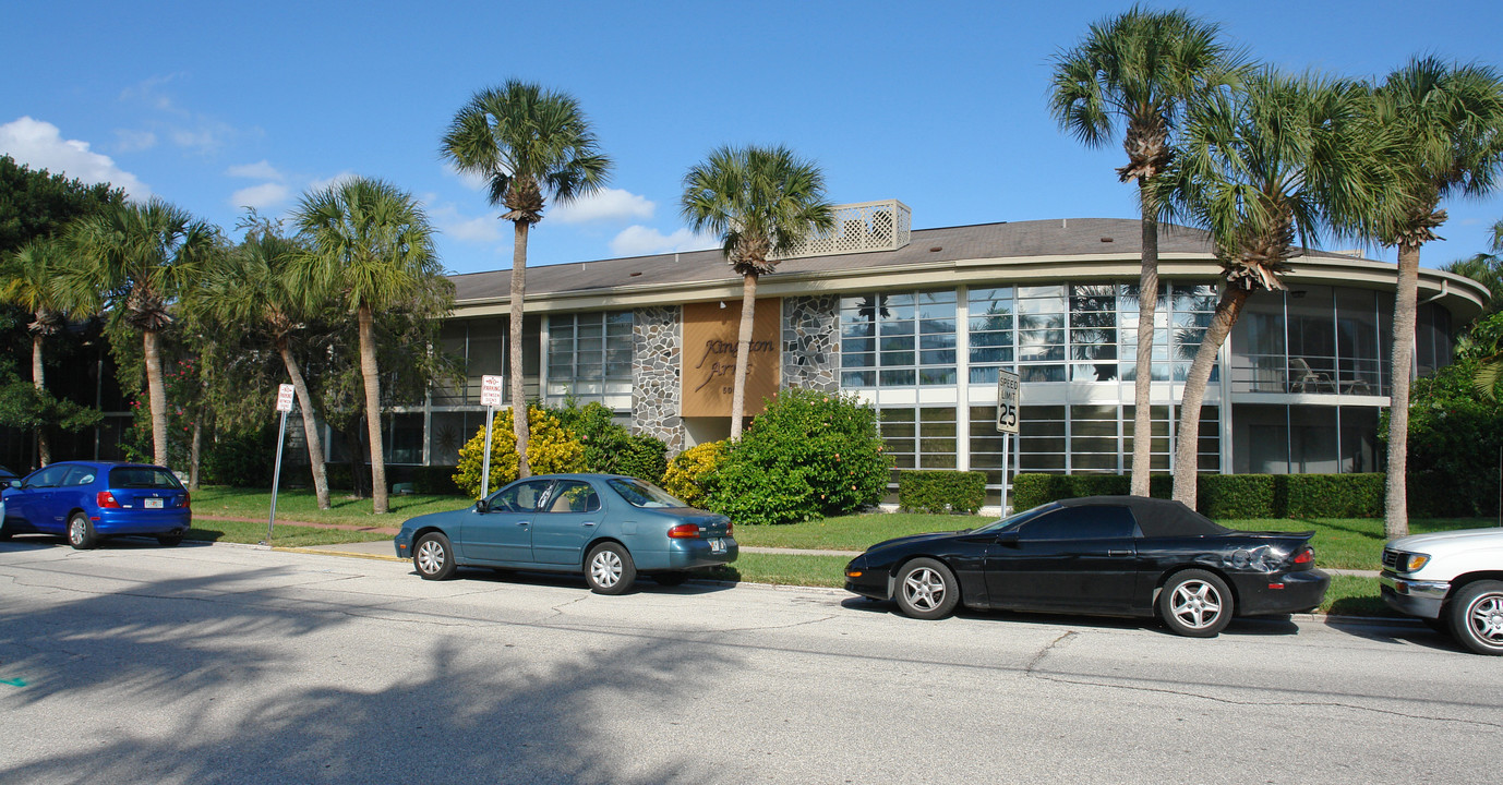 Kingston Arms Apartments in Sarasota, FL - Building Photo