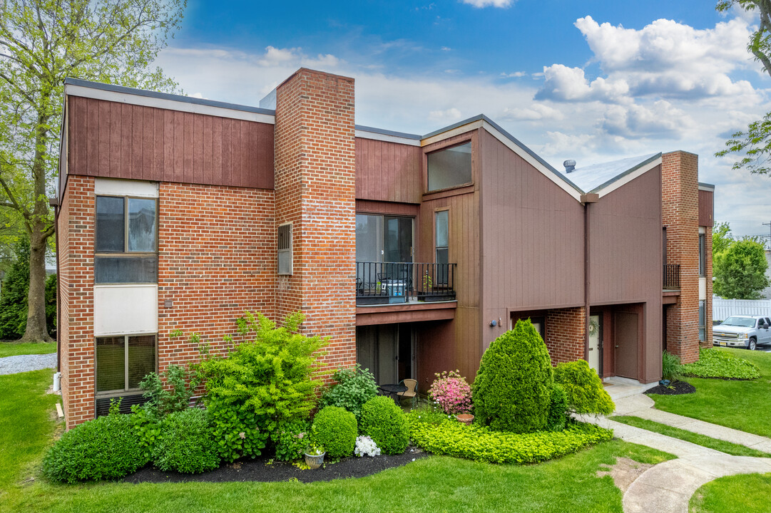 Parkshore Plaza Condo in Somers Point, NJ - Building Photo