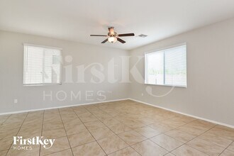 2822 N Fair Oaks Ave in Tucson, AZ - Foto de edificio - Building Photo