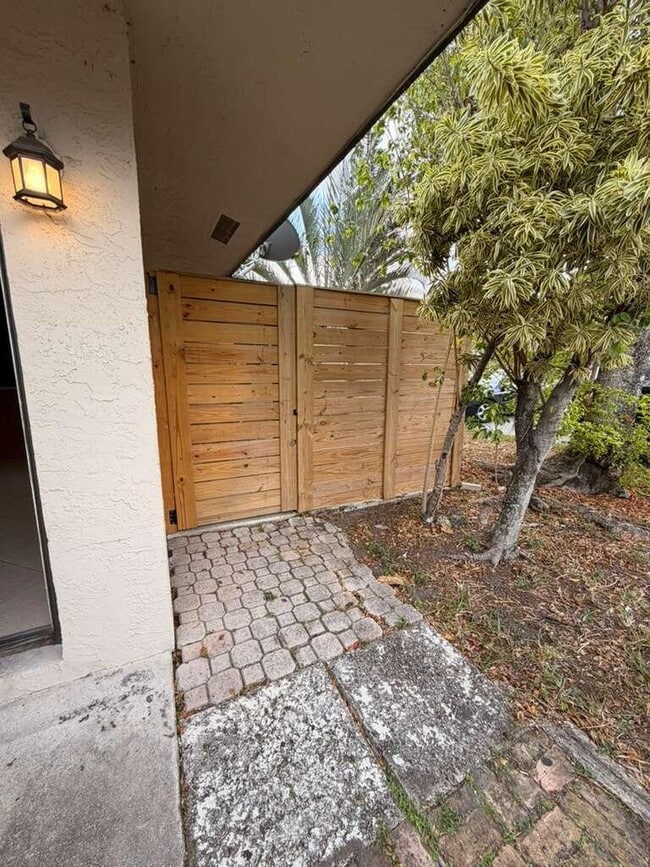 3109 NW 2nd Terrace in Pompano Beach, FL - Building Photo - Building Photo