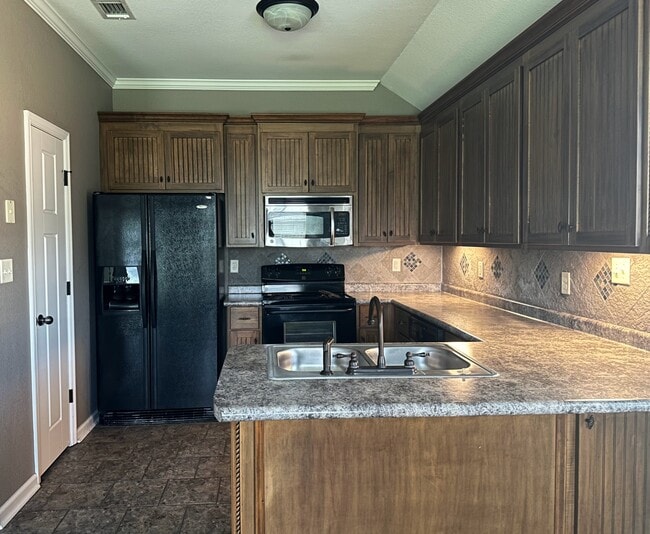 property at 4024 Glen Laurel Dr N