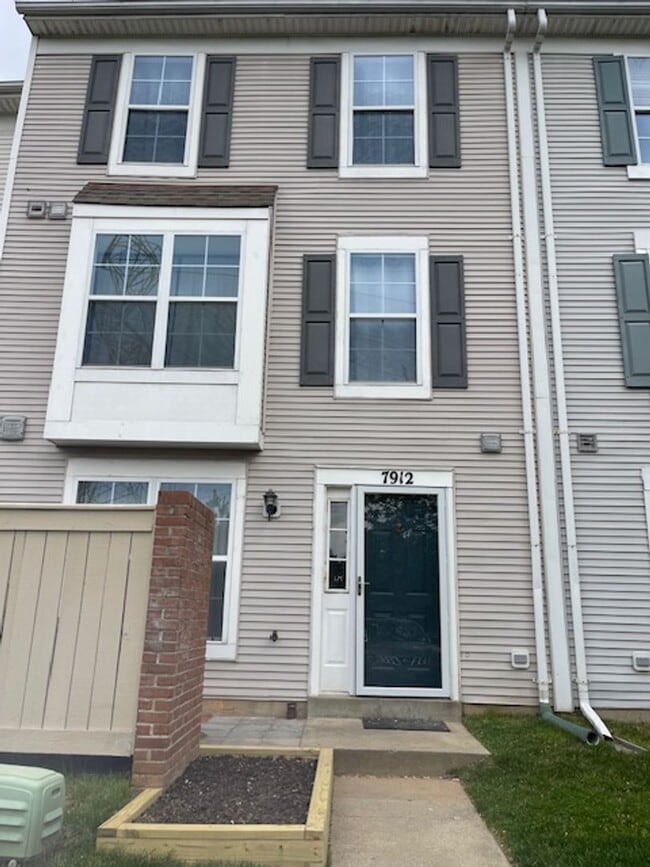7912 Otter Cove Ct in Gaithersburg, MD - Building Photo - Building Photo