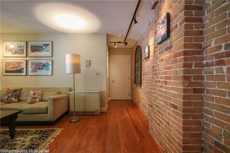 287 Spring St, Unit 8 in Portland, ME - Foto de edificio - Building Photo