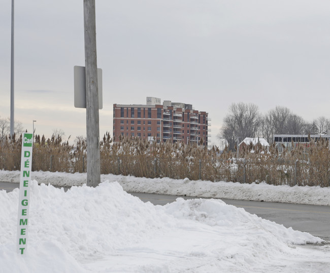 Les Tours du Château in Vaudreuil-dorion, QC - Building Photo - Building Photo